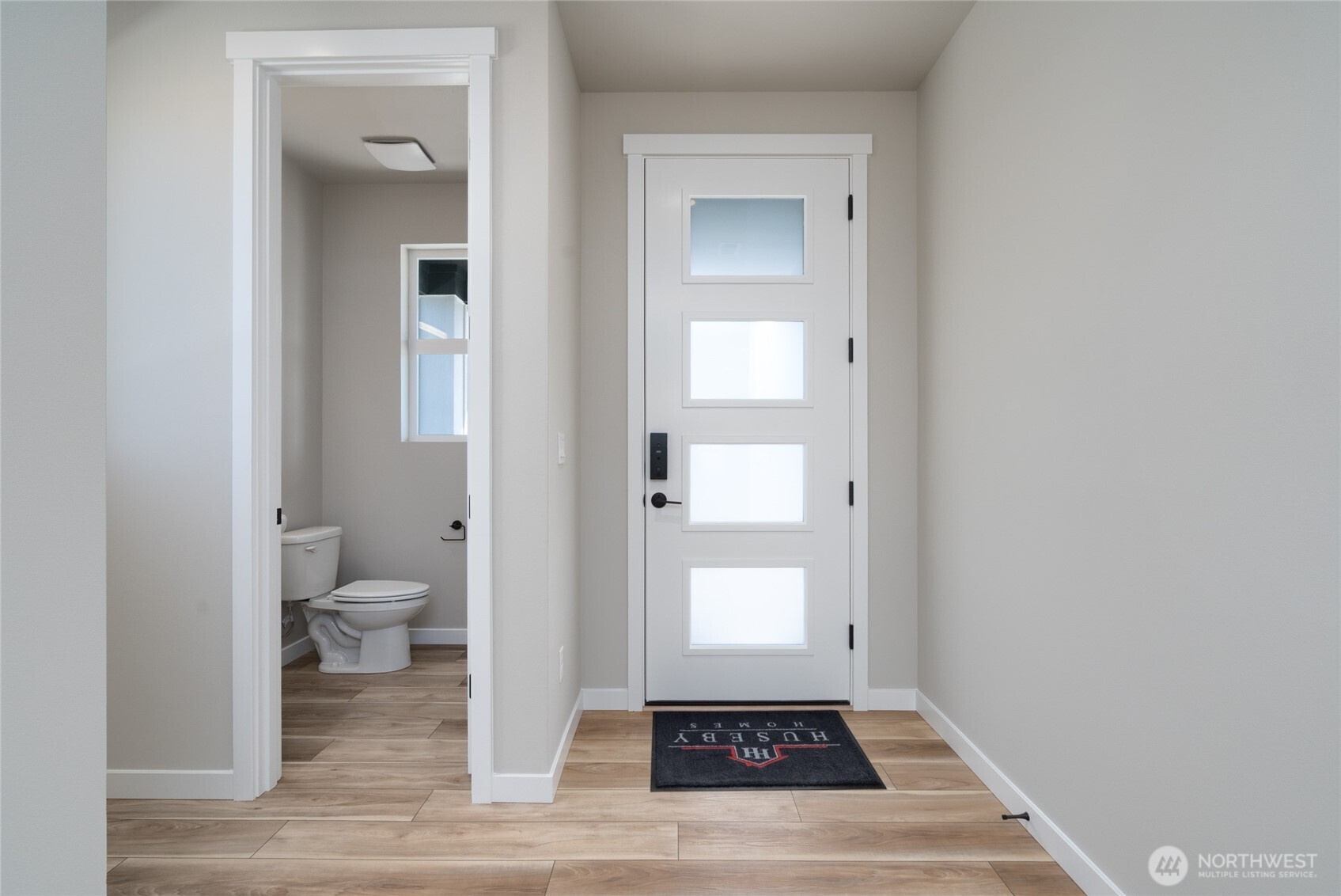 2402 SW Ridgeway Drive , Oak Harbor, WA 98277