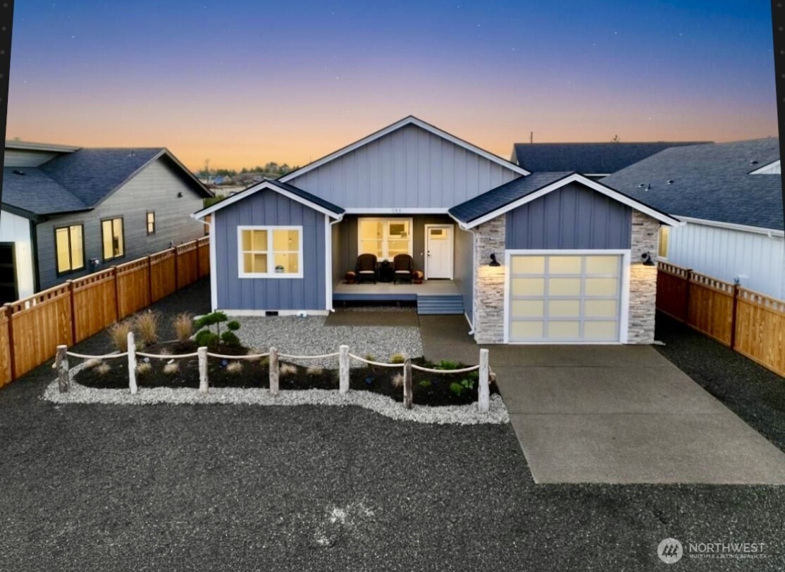 992 Alida Court SE, Ocean Shores, WA 98569