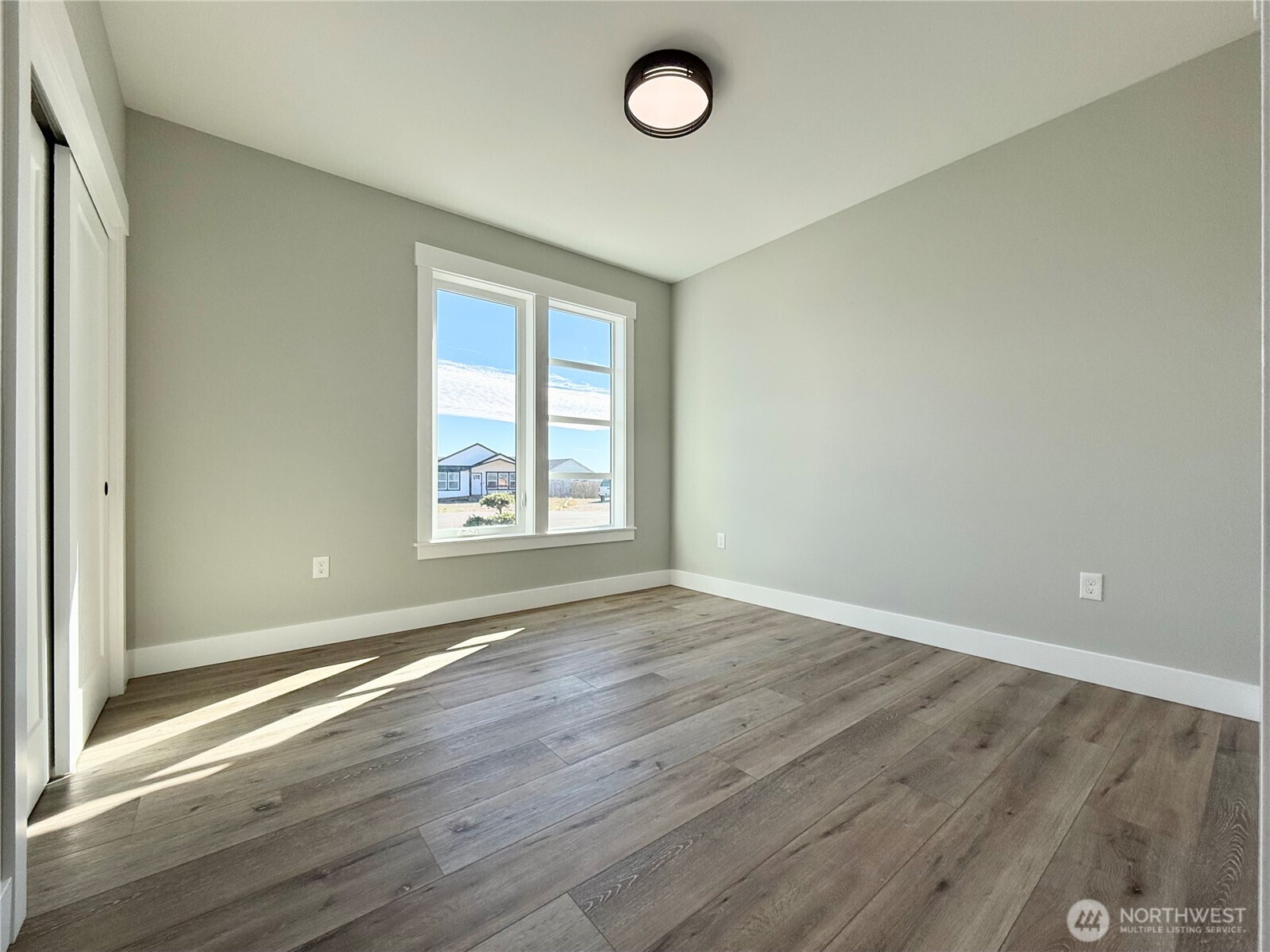 994 Alida Court SE, Ocean Shores, WA 98569