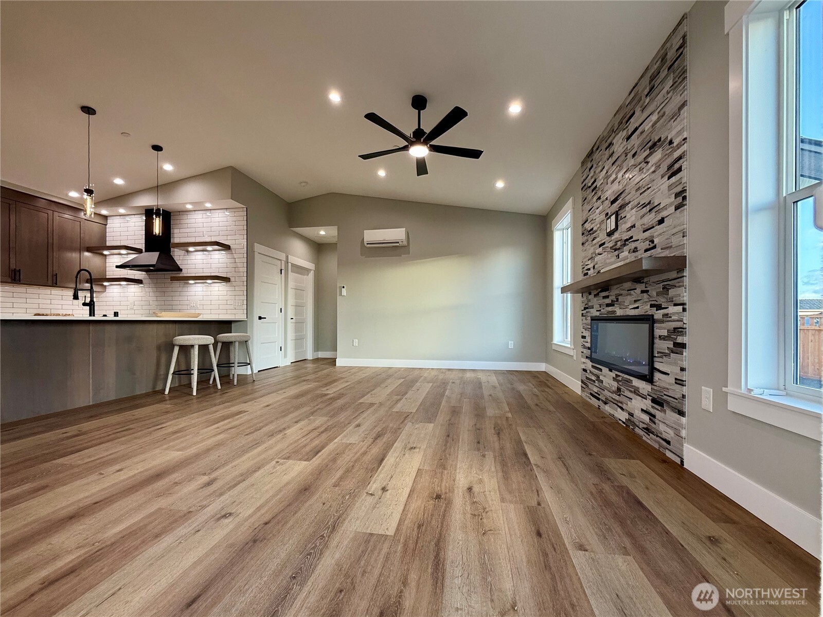 998 Alida Court SE, Ocean Shores, WA 98569