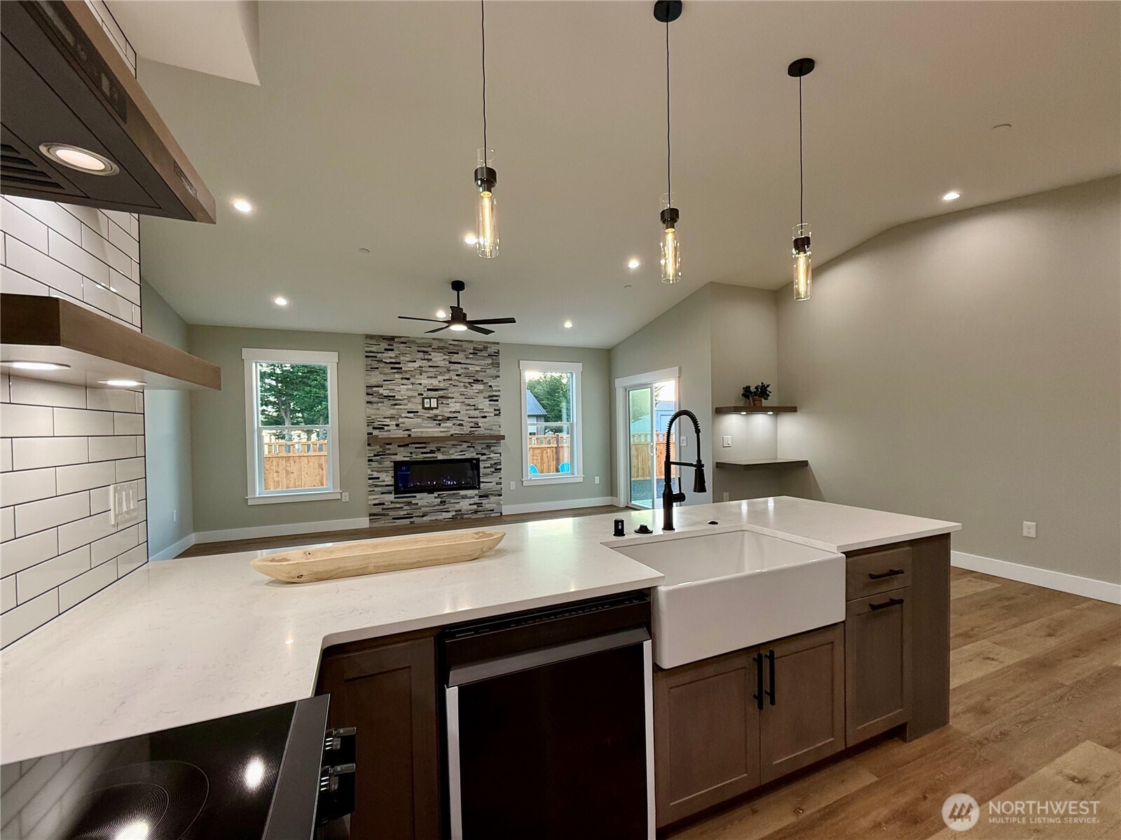 998 Alida Court SE, Ocean Shores, WA 98569