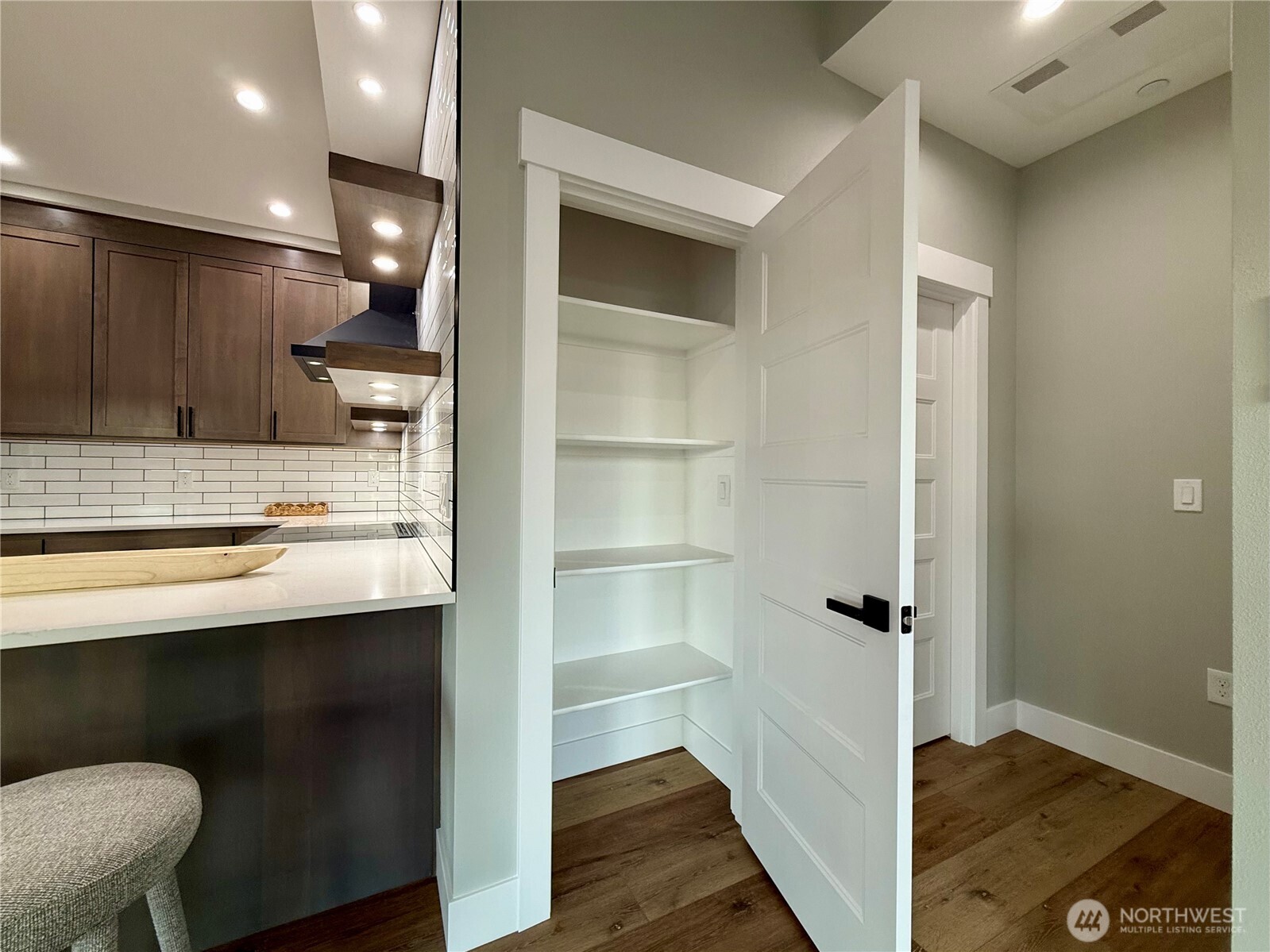 998 Alida Court SE, Ocean Shores, WA 98569