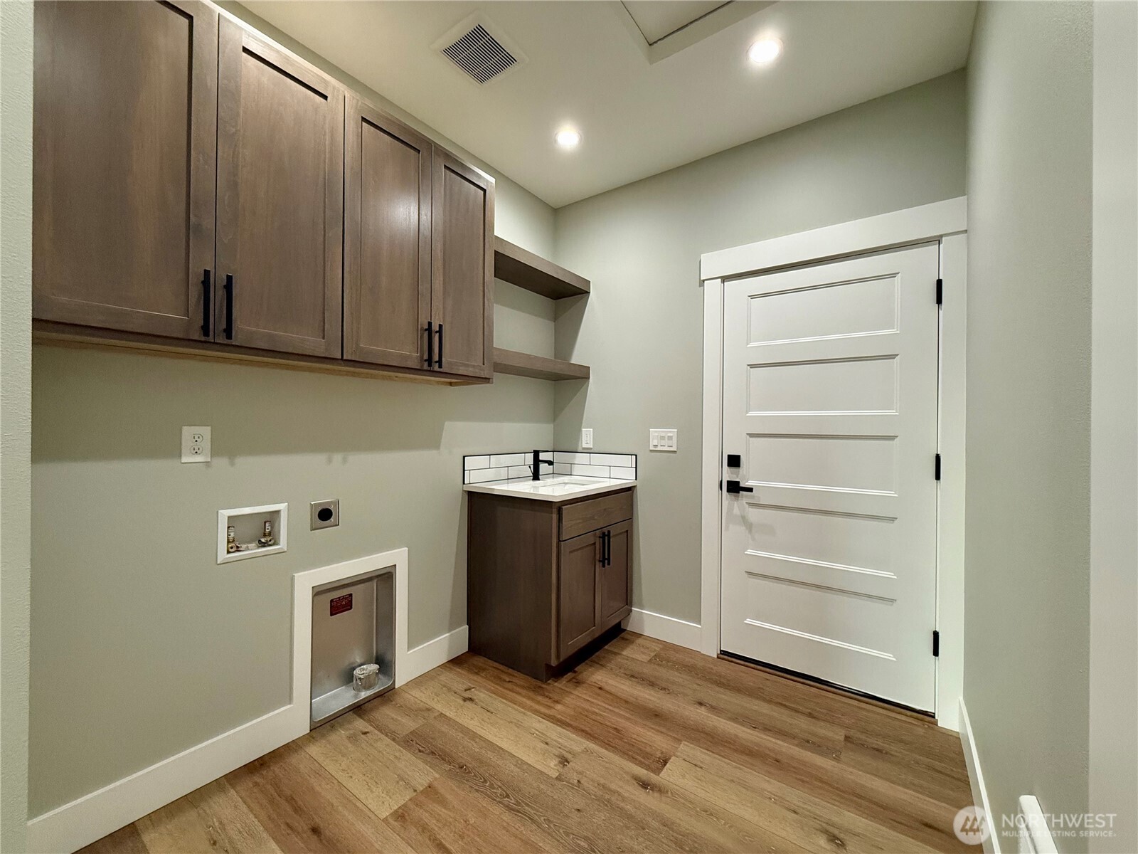 998 Alida Court SE, Ocean Shores, WA 98569