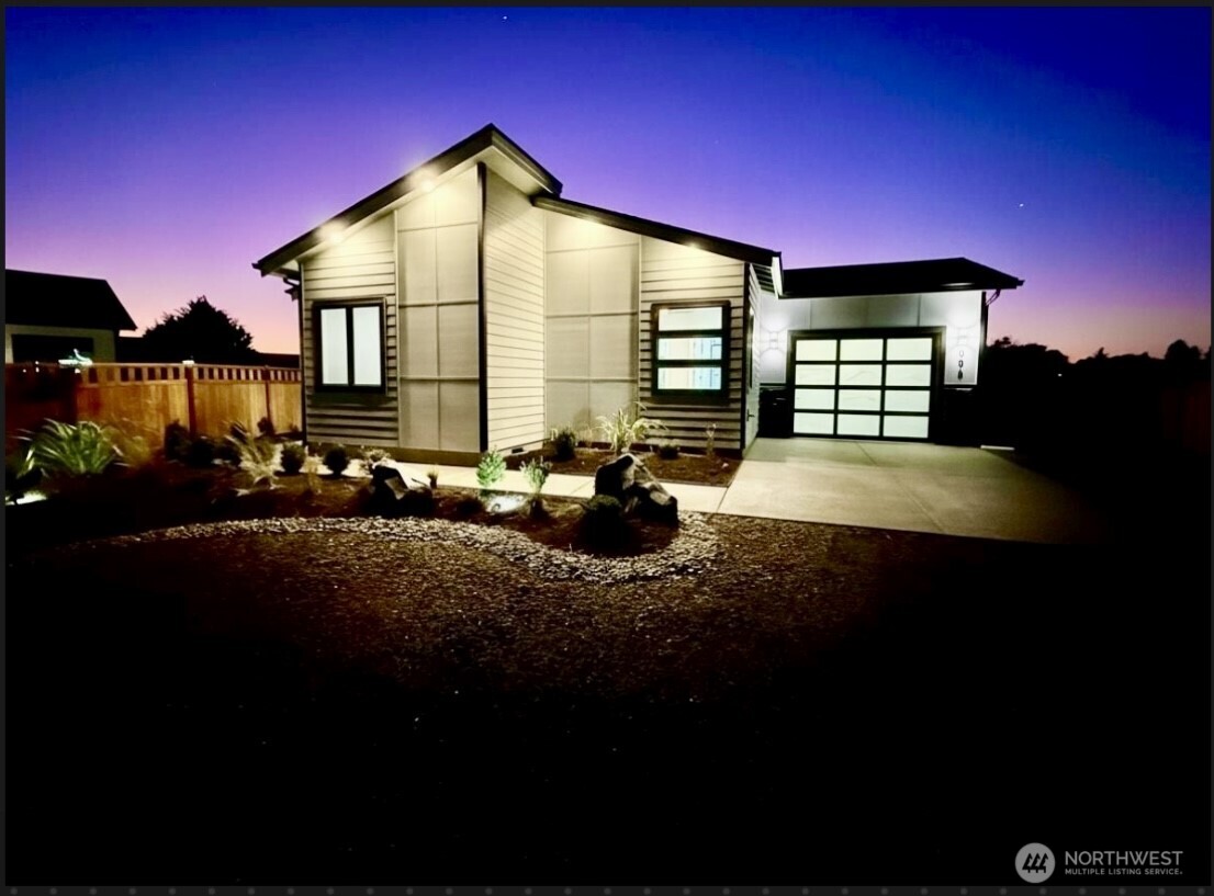 996 Alida Court SE, Ocean Shores, WA 98569