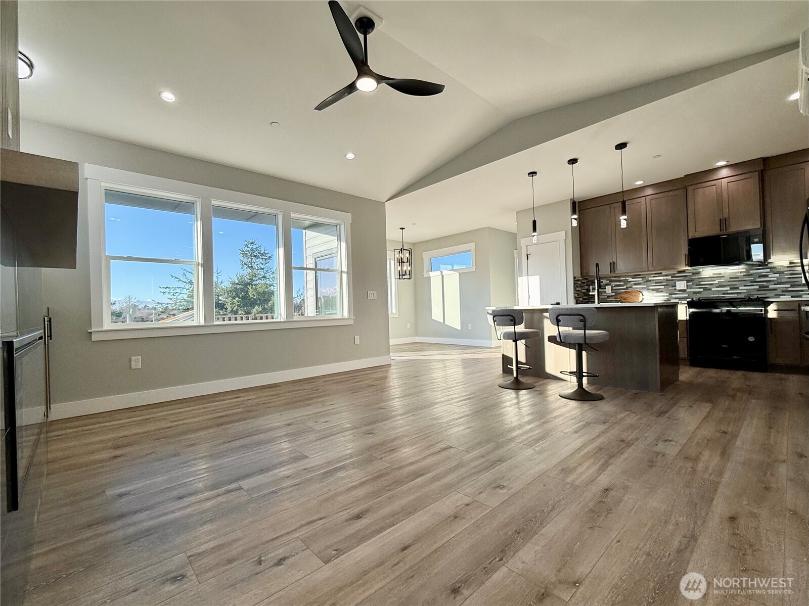 996 Alida Court SE, Ocean Shores, WA 98569