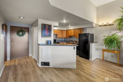 10601 Bagley Avenue N #304, Seattle, WA 98133 - Photo 8