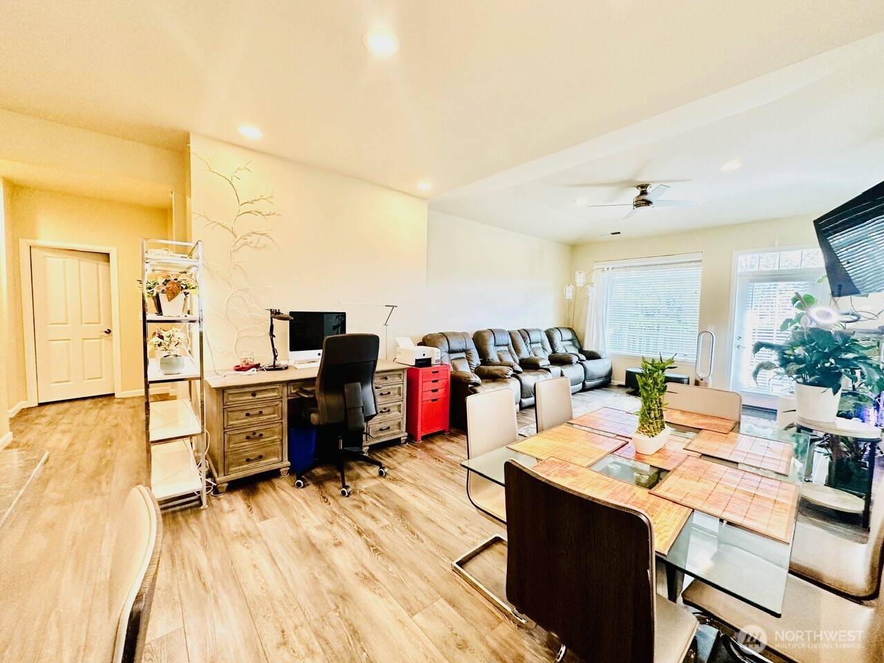 23884 NE 112th Circle #2, Redmond, WA 98053