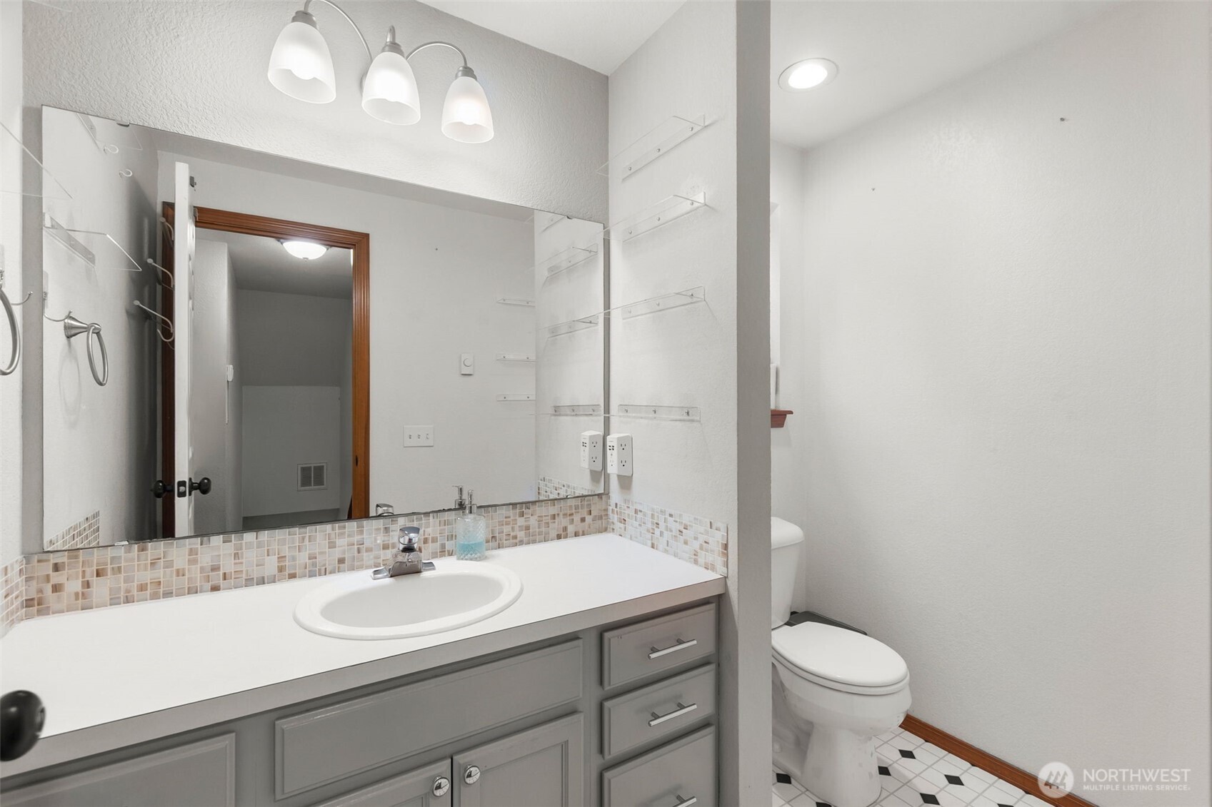 2832 Fishtrap Loop NE, Olympia, WA 98506