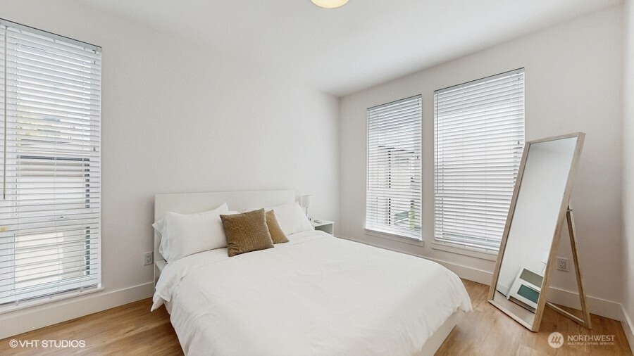 442 13th Avenue , Seattle, WA 98122