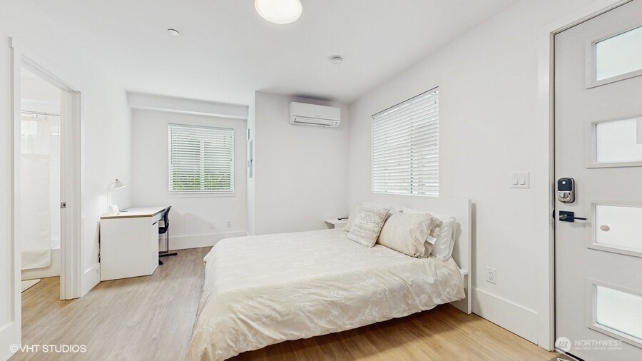 442 13th Avenue , Seattle, WA 98122