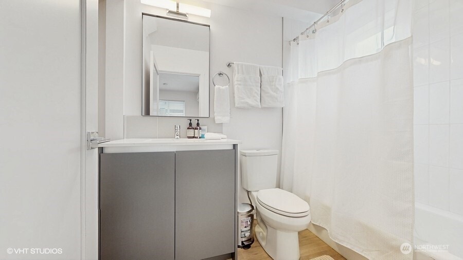 442 13th Avenue , Seattle, WA 98122