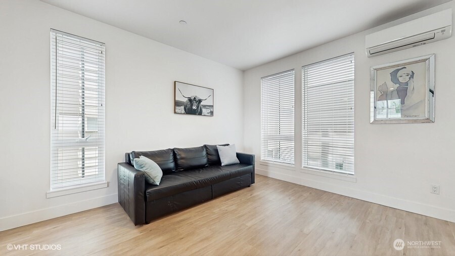 442 13th Avenue , Seattle, WA 98122