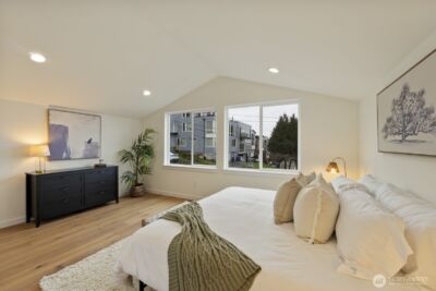 2213 W Bertona Street , Seattle, WA 98199 - Photo 20