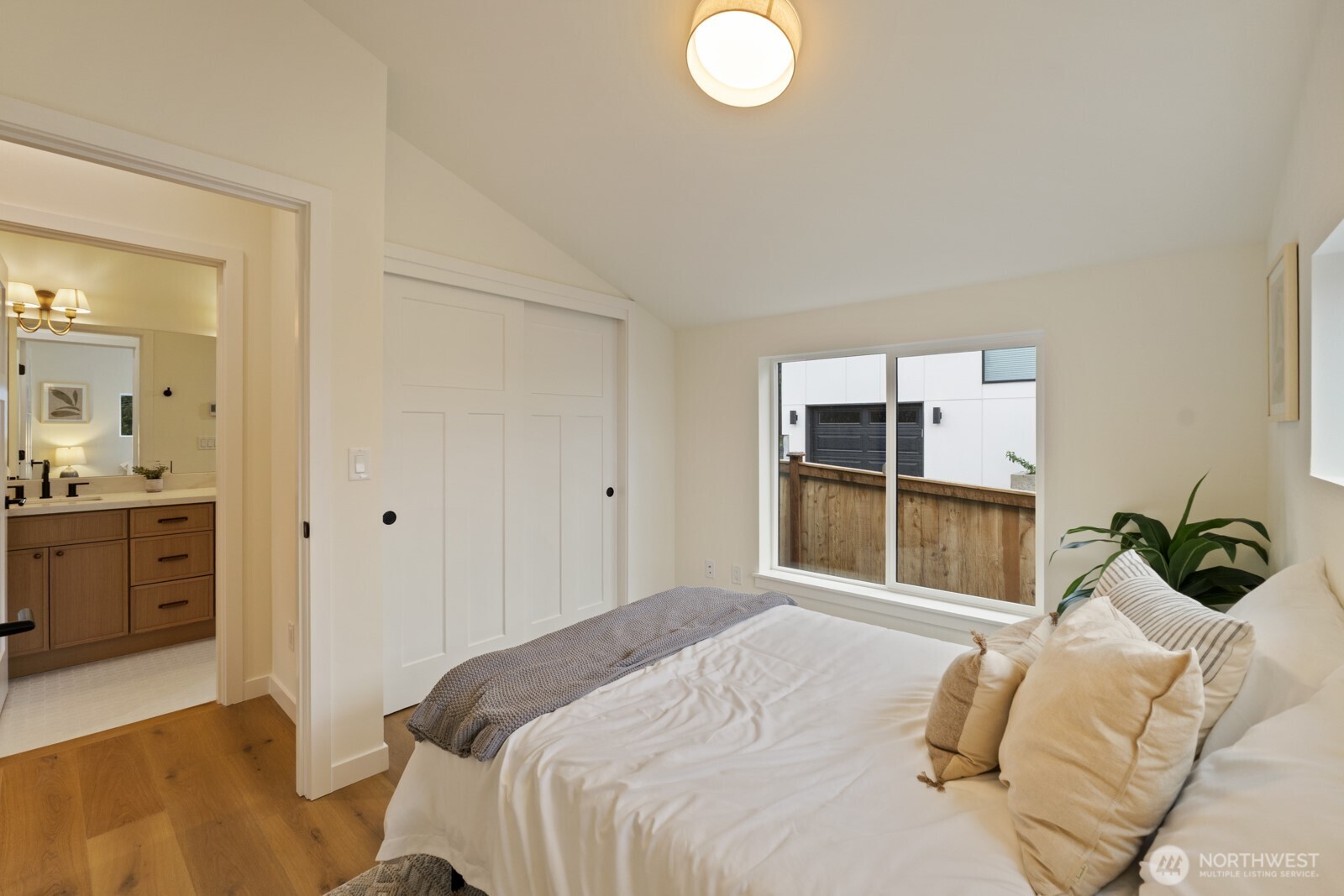 2213 W Bertona Street , Seattle, WA 98199