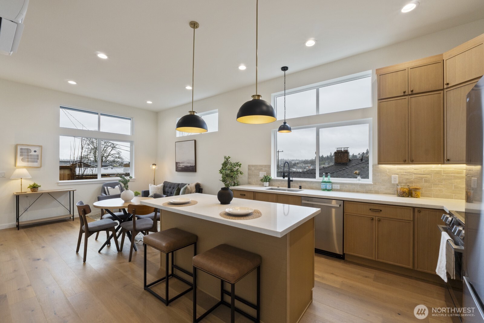 2213 W Bertona Street , Seattle, WA 98199