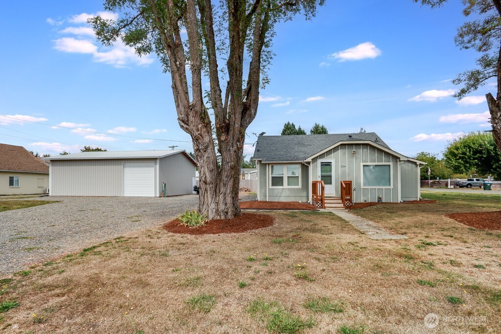 324 6th Street , Vader, WA 98593