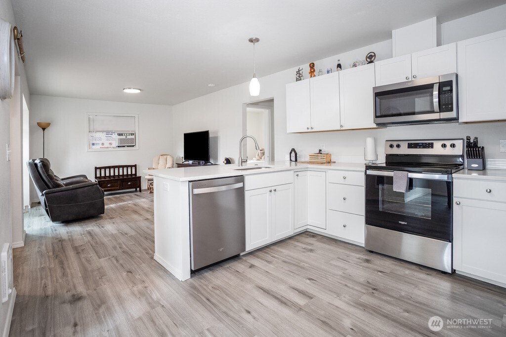 324 6th Street , Vader, WA 98593