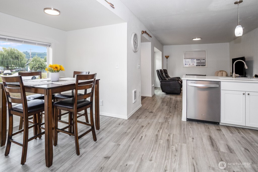 324 6th Street , Vader, WA 98593