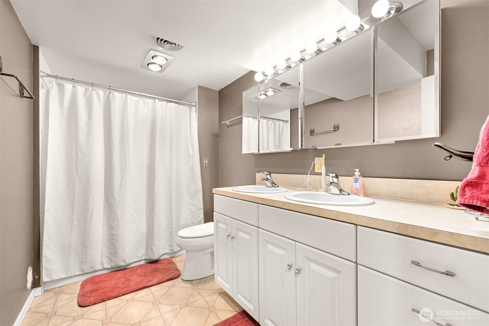 1300 W Axton Road , Ferndale, WA 98248