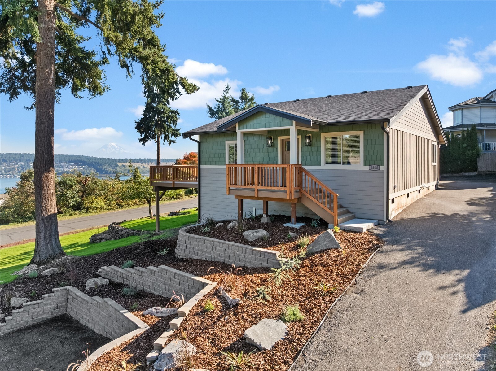 1268 Pilchuck Drive , Fox Island, WA 98333