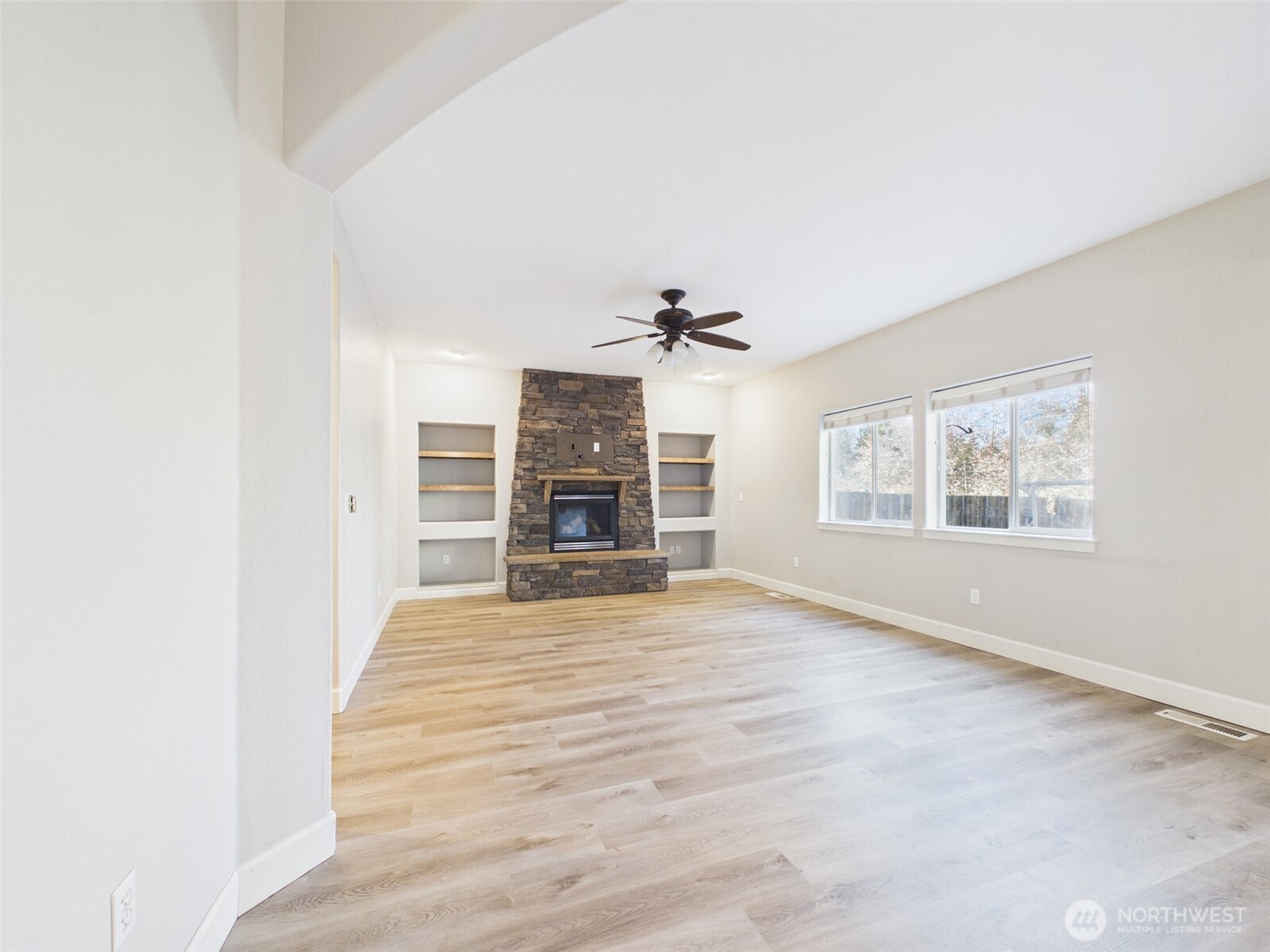 11805 1st Place , Lake Stevens, WA 98258