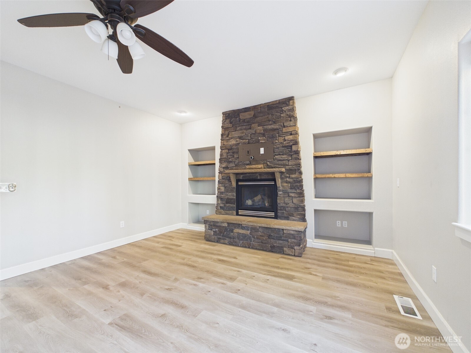 11805 1st Place , Lake Stevens, WA 98258