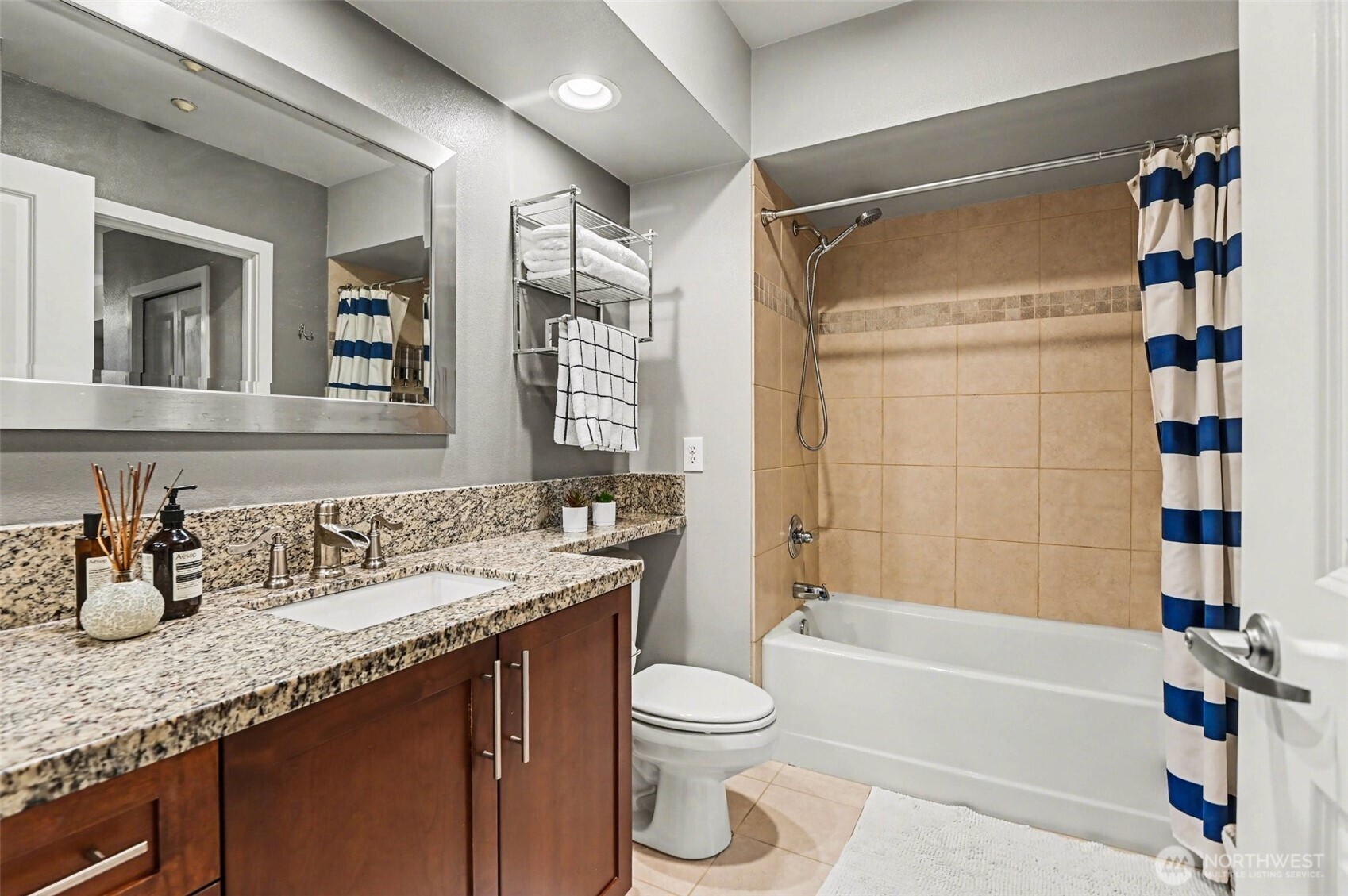 211 Kirkland Ave #421, Kirkland, WA 98033