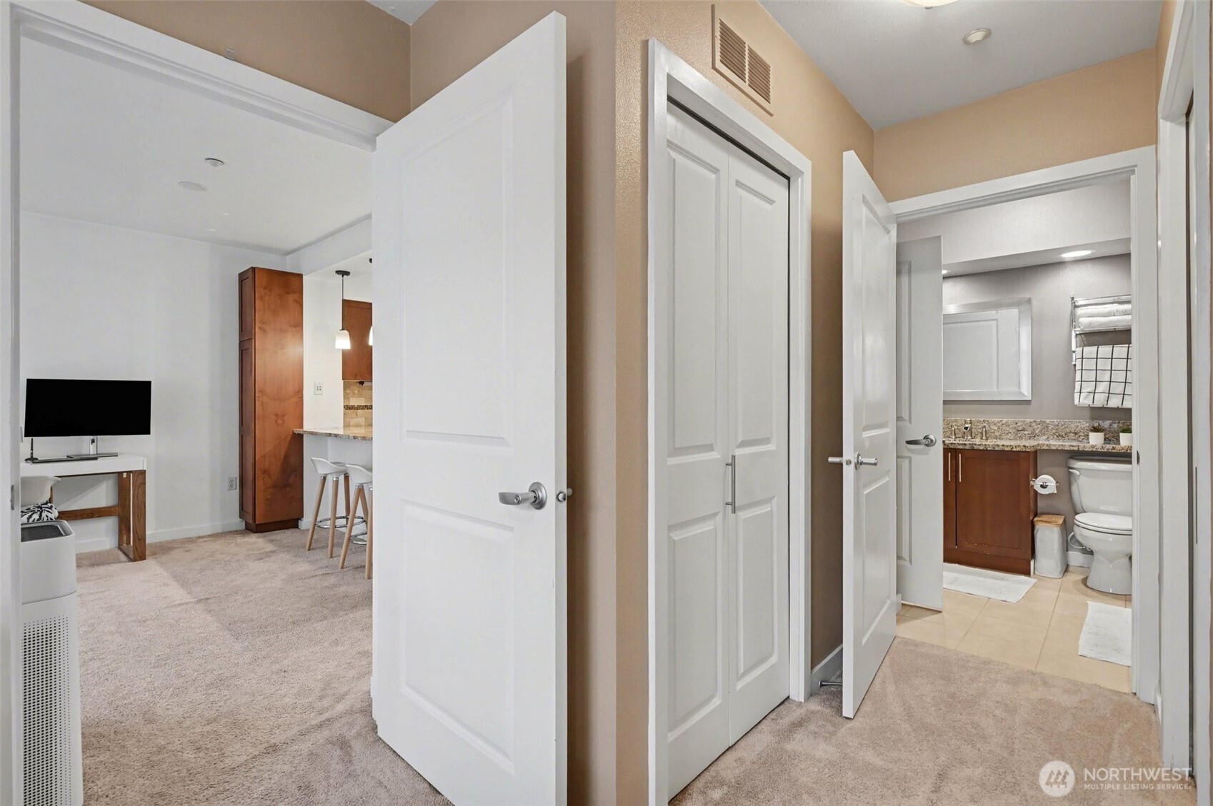 211 Kirkland Ave #421, Kirkland, WA 98033