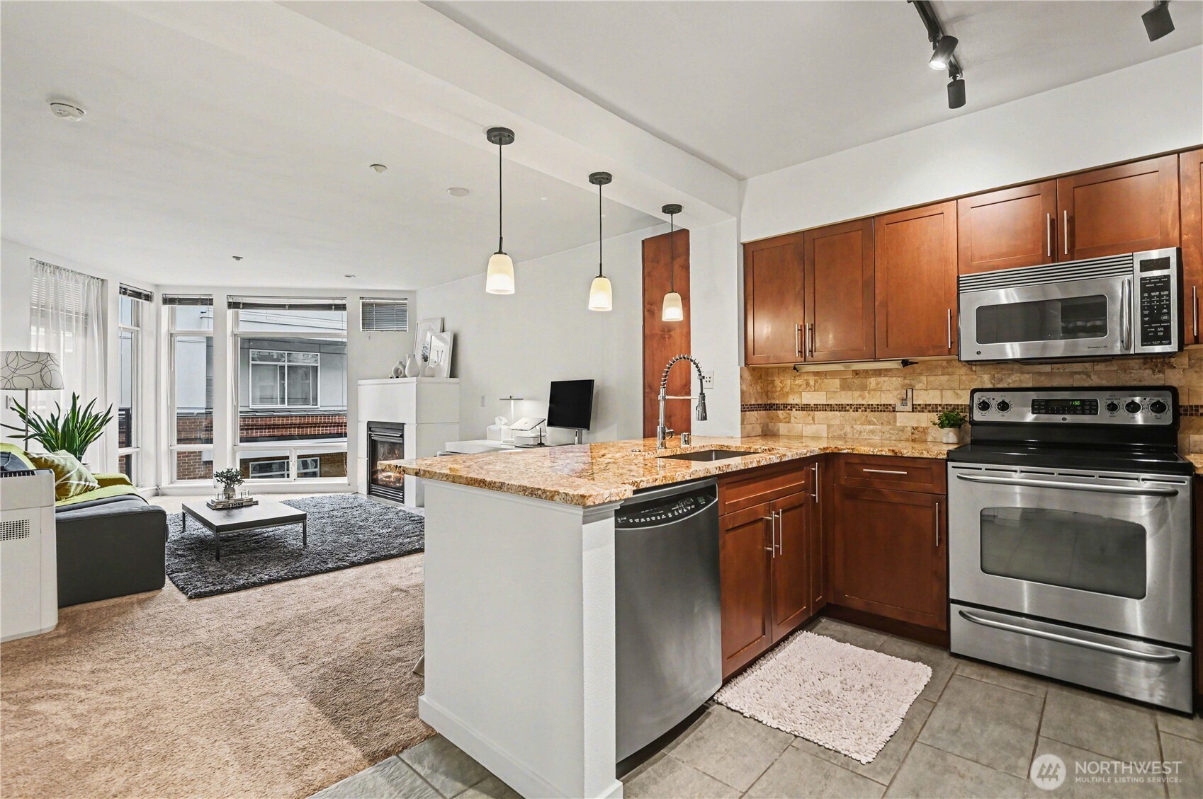 211 Kirkland Ave #421, Kirkland, WA 98033