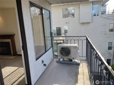 11755 Greenwood Avenue N #203, Seattle, WA 98133-8151 - Photo 9