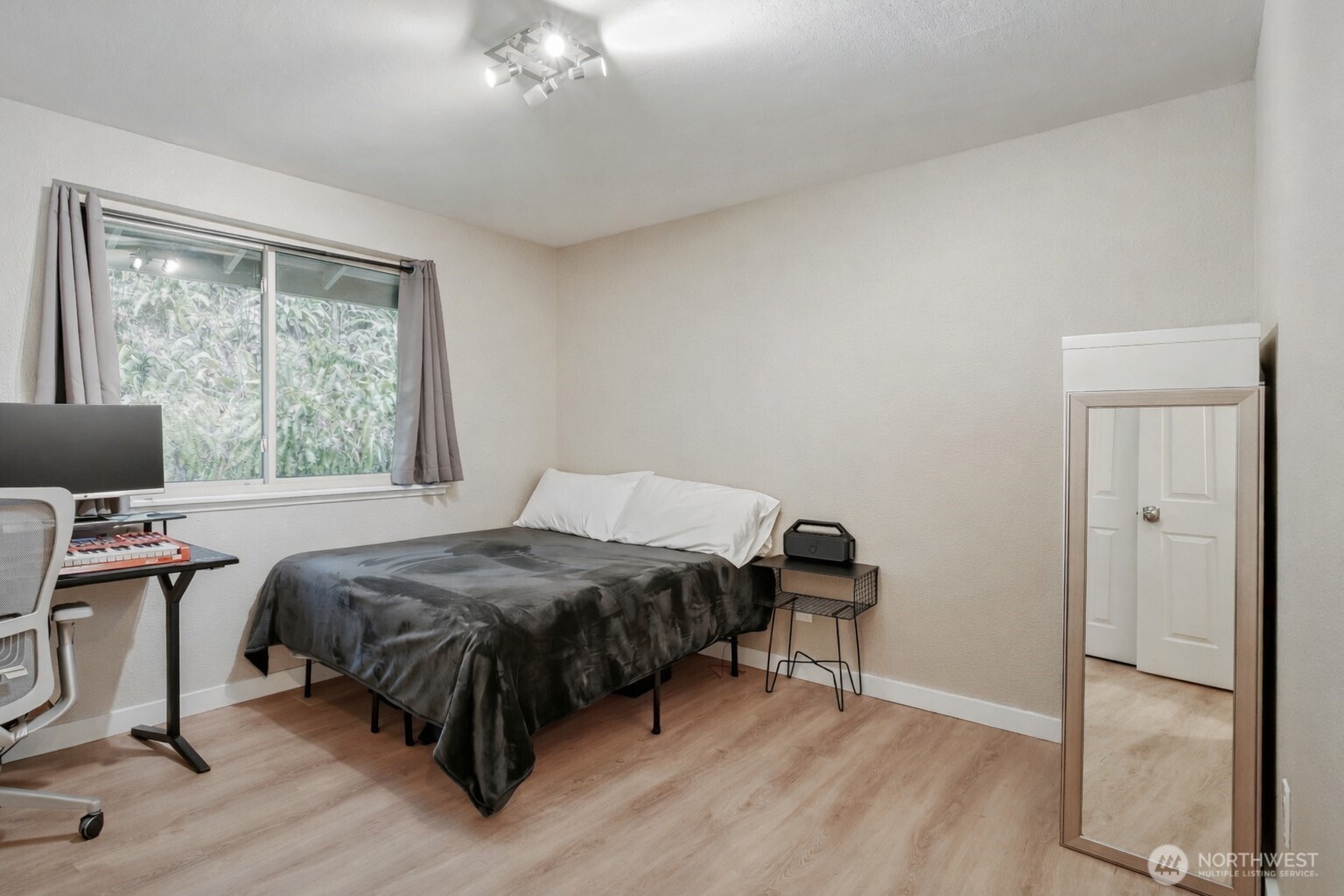 38805 258th Avenue SE, Enumclaw, WA 98022-8869