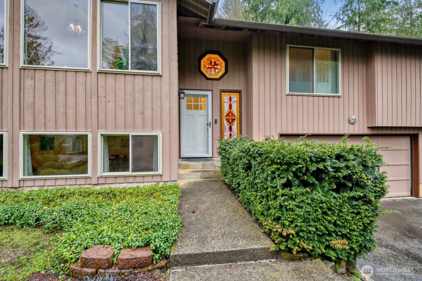 38805 258th Avenue SE, Enumclaw, WA 98022-8869