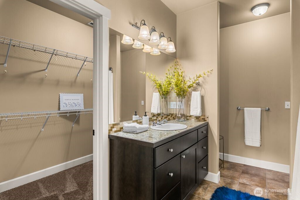 2015 Woodridge Street , Wenatchee, WA 98801