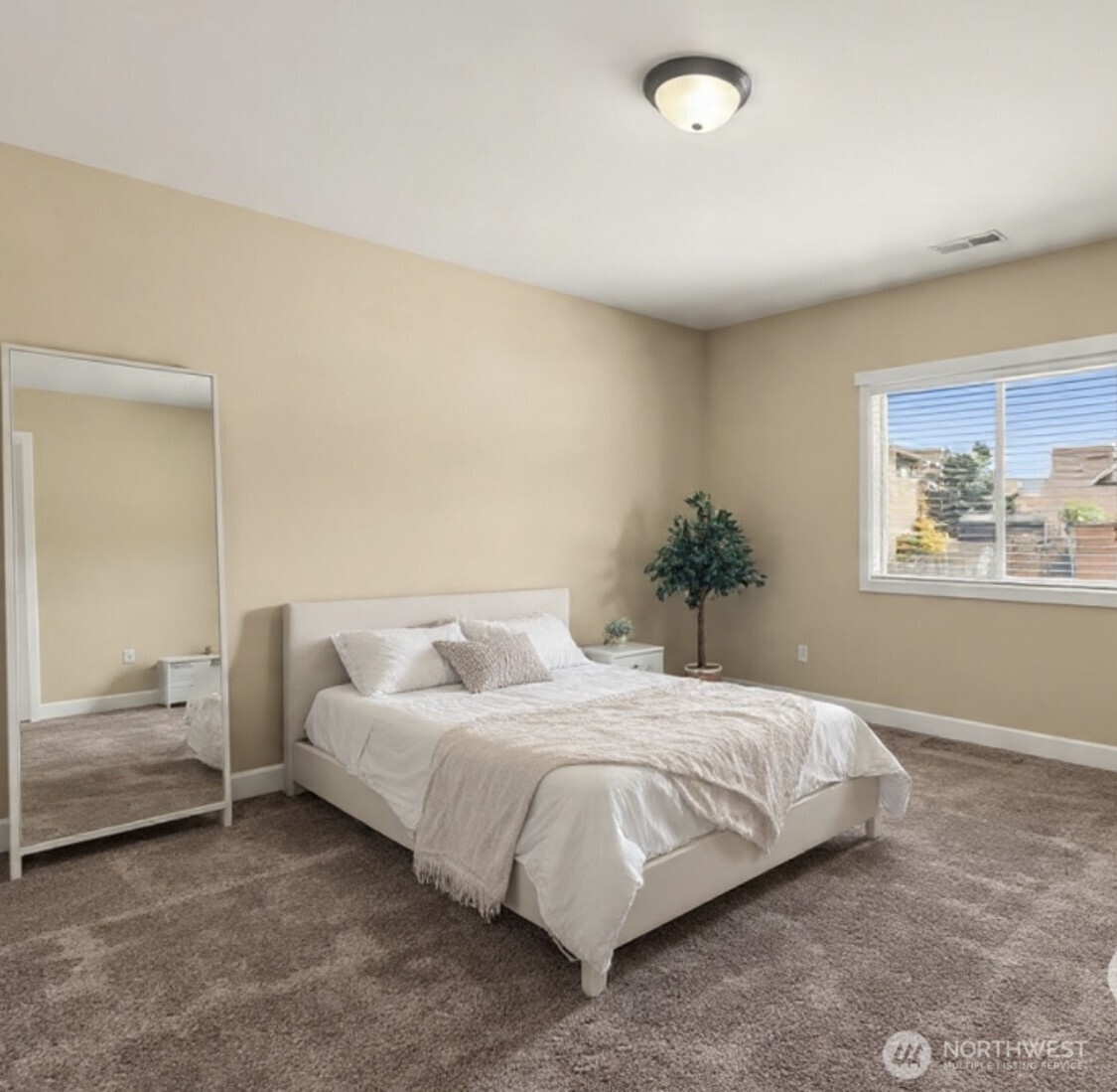 2015 Woodridge Street , Wenatchee, WA 98801