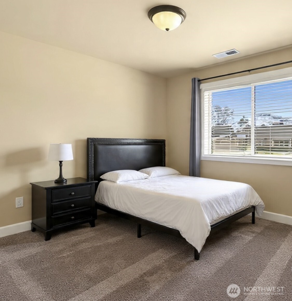 2015 Woodridge Street , Wenatchee, WA 98801