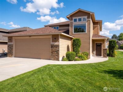 2015 Woodridge Street , Wenatchee, WA 98801 - Photo 2