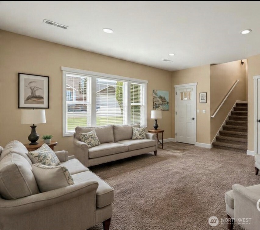 2015 Woodridge Street , Wenatchee, WA 98801