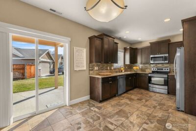 2015 Woodridge Street , Wenatchee, WA 98801 - Photo 5