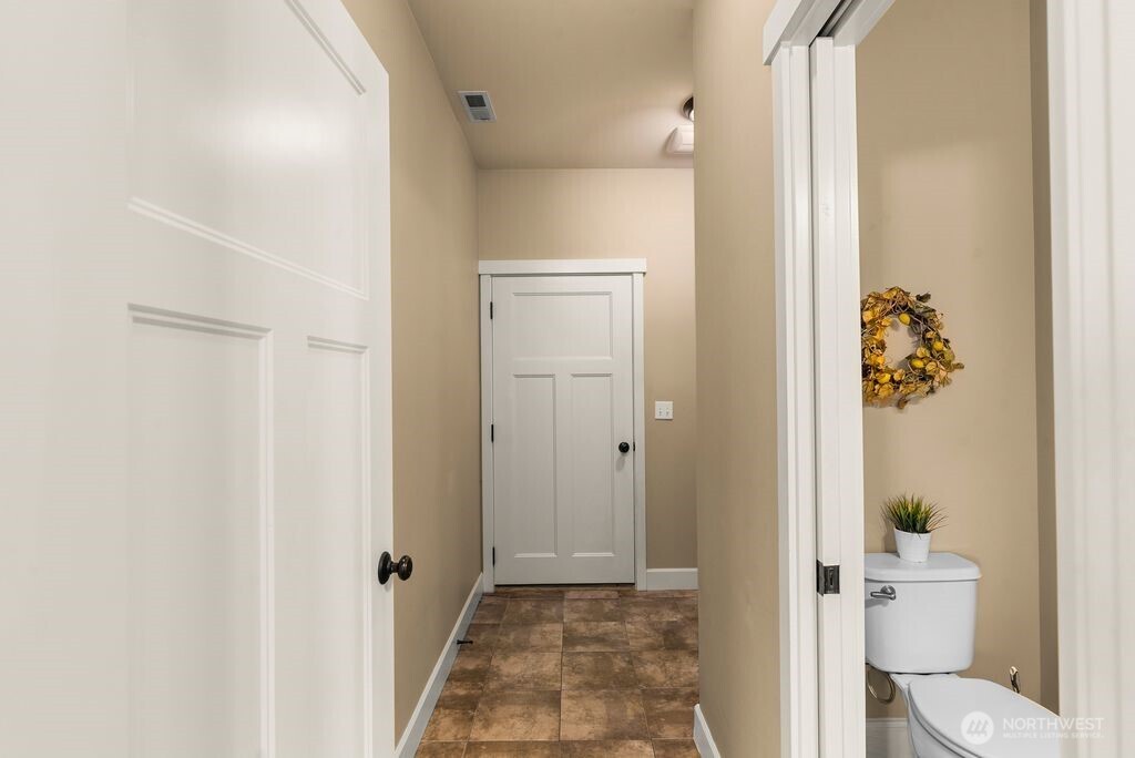 2015 Woodridge Street , Wenatchee, WA 98801