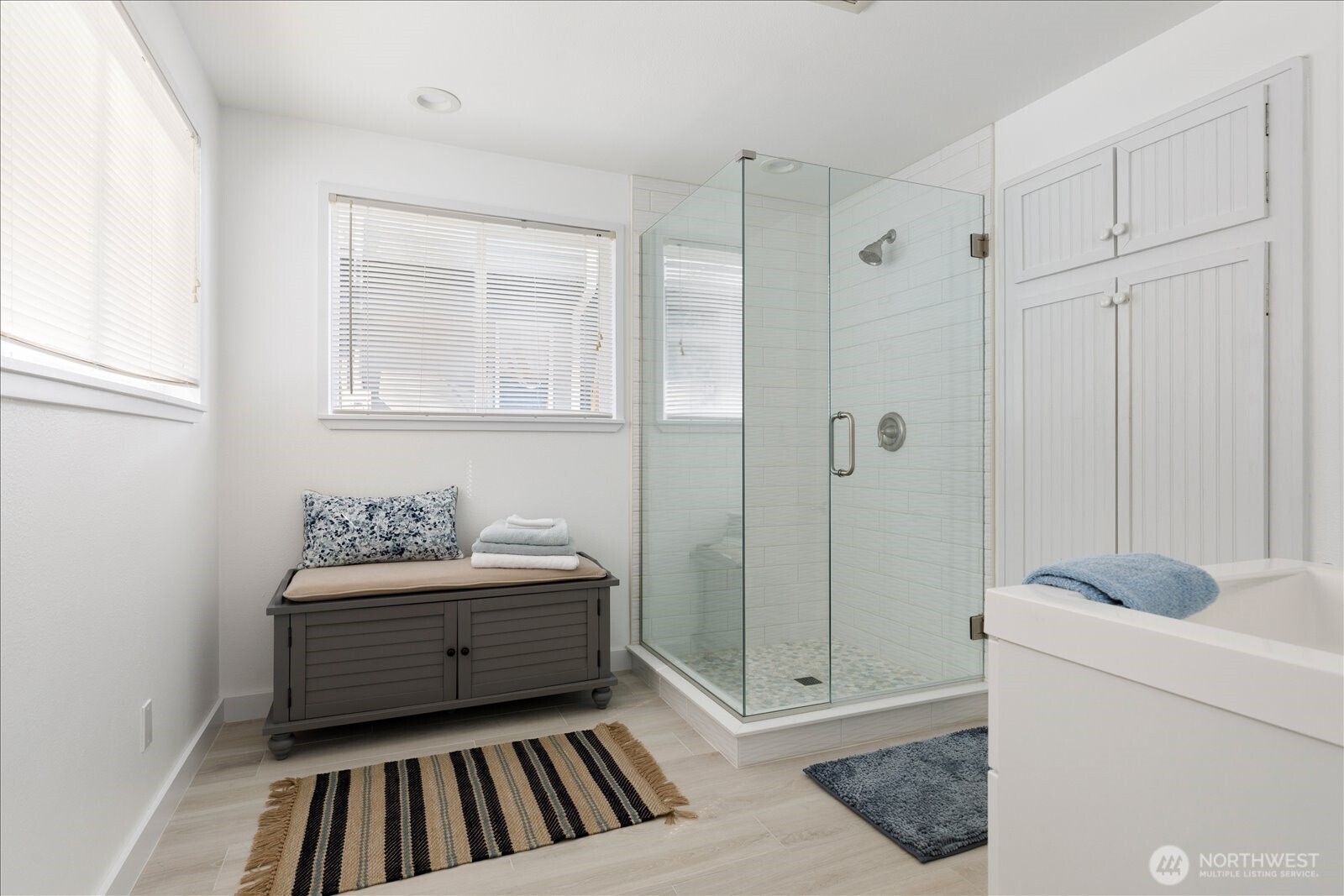 2185 Eastpoint Drive , Langley, WA 98260