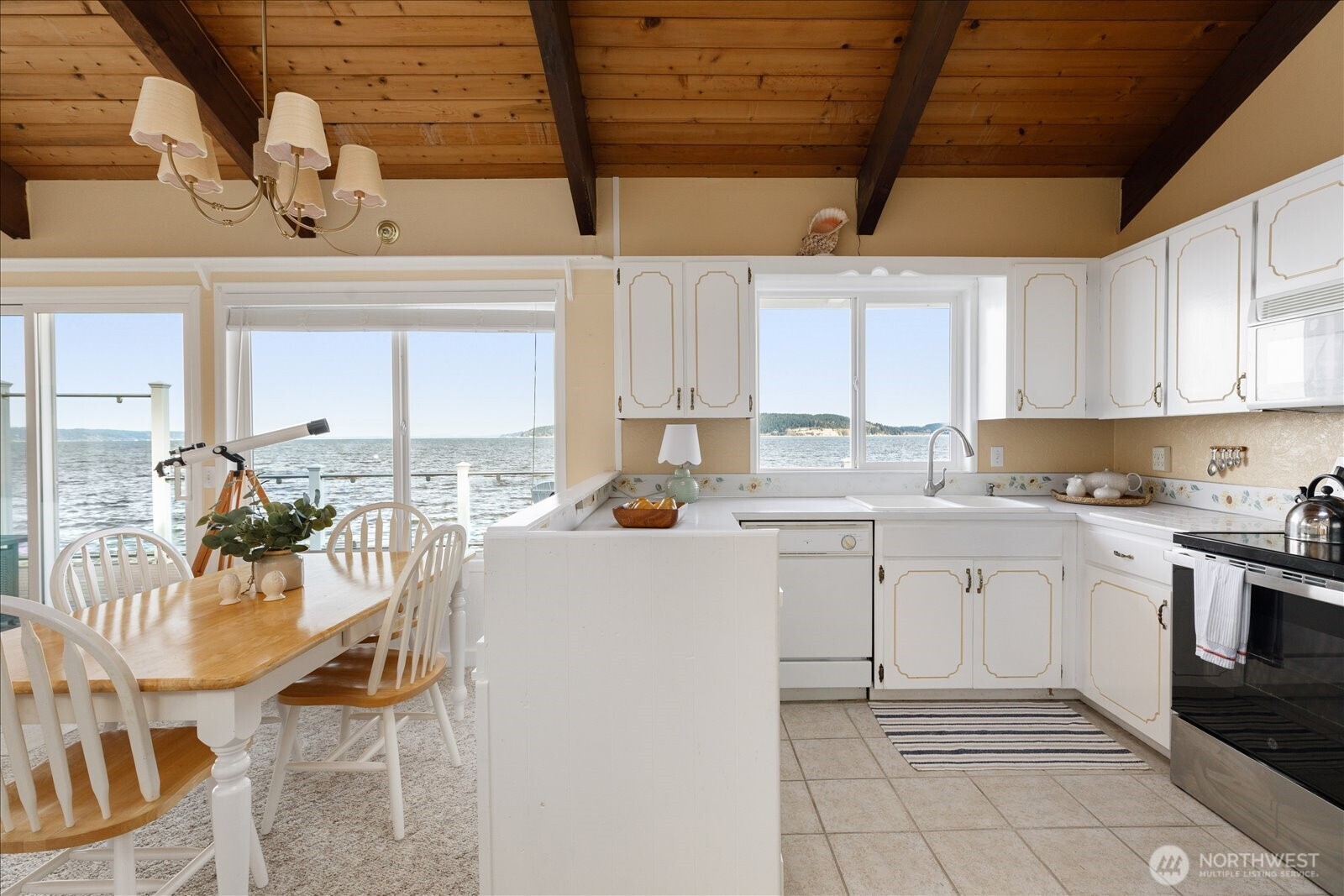 2185 Eastpoint Drive , Langley, WA 98260