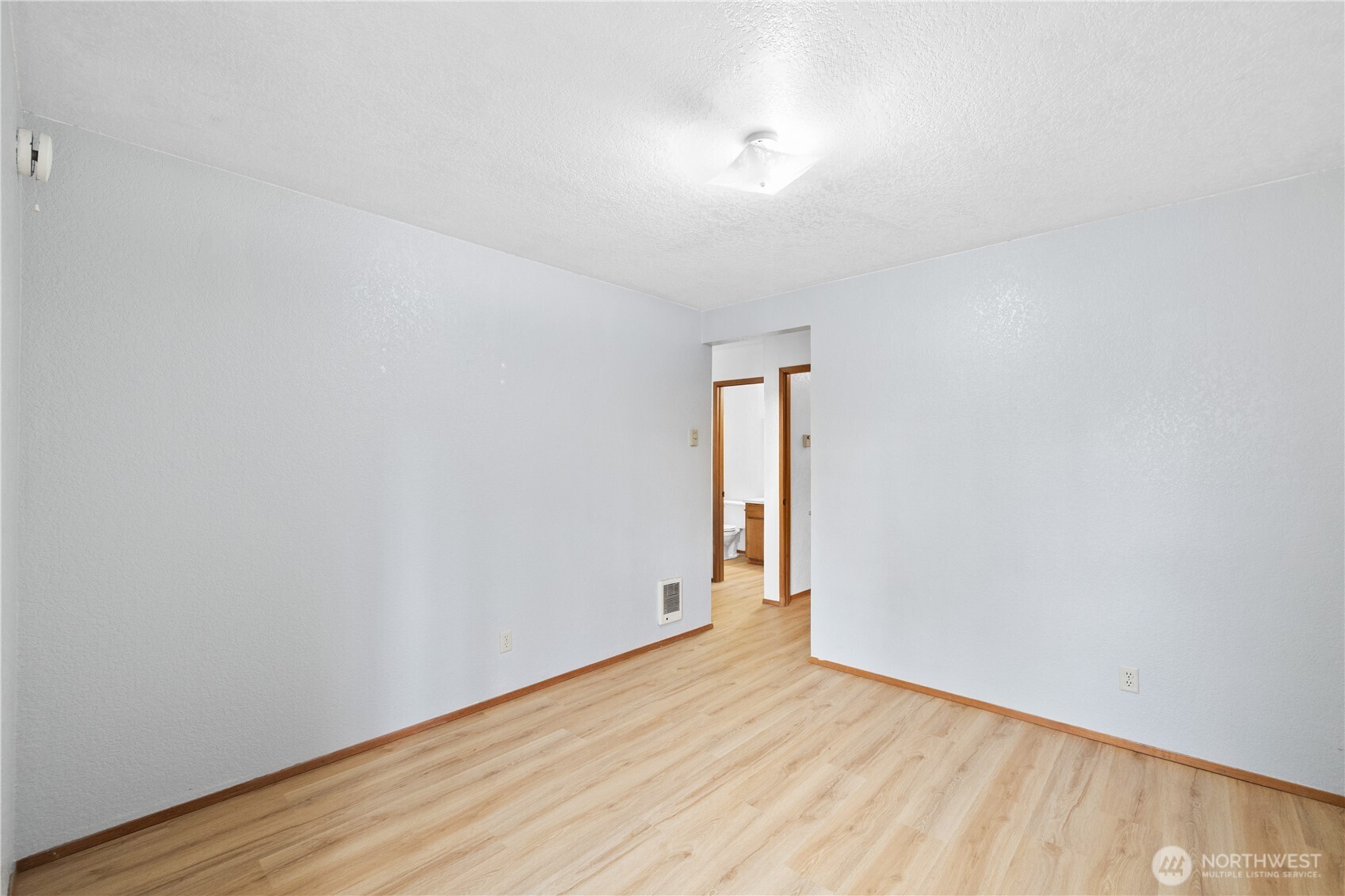 126 W Casino Road #5, Everett, WA 98204