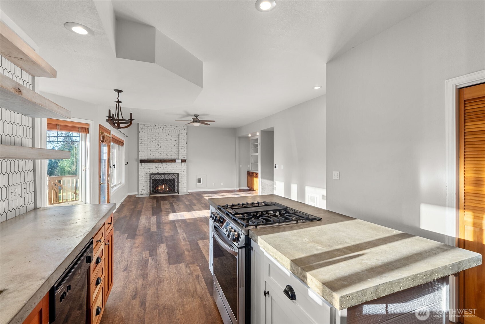 15 Spruce Lane , South Bend, WA 98586