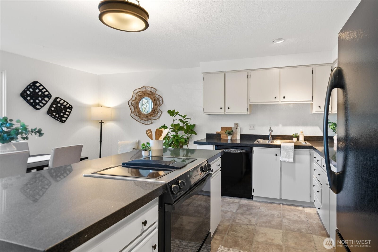 8229 212th Street SW #102, Edmonds, WA 98026