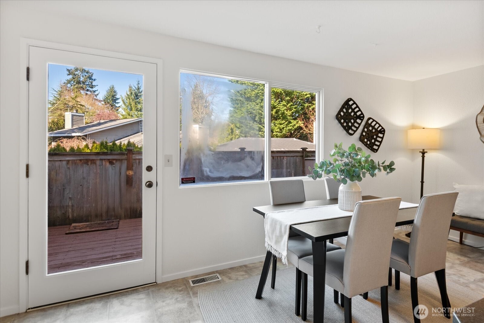 8229 212th Street SW #102, Edmonds, WA 98026