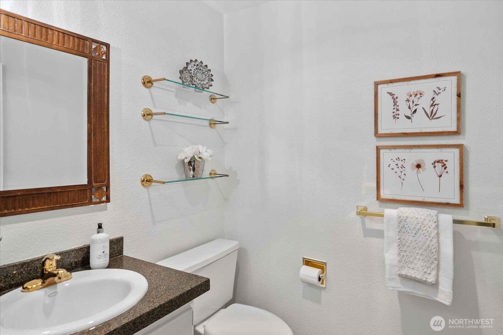 8229 212th Street SW #102, Edmonds, WA 98026