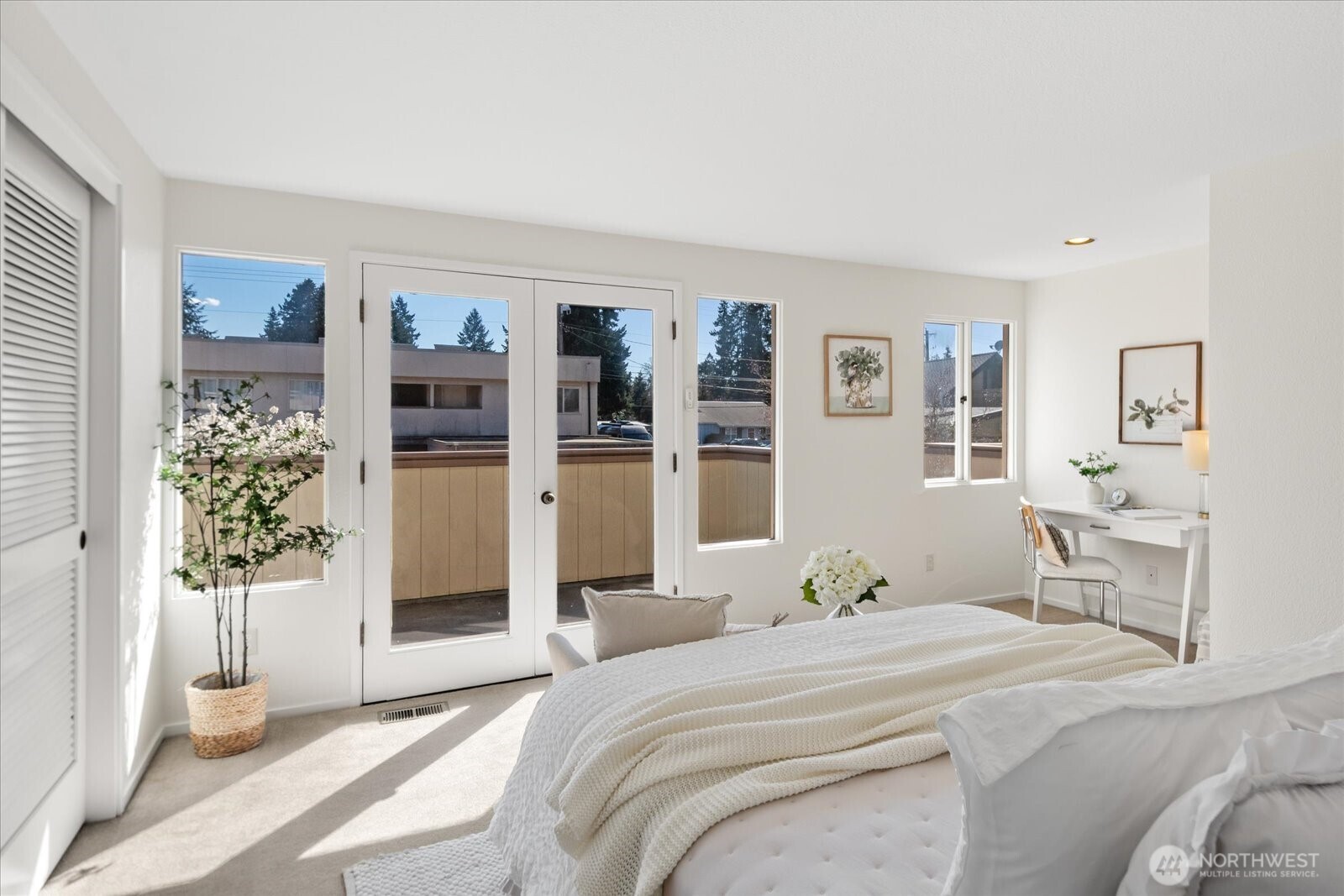 8229 212th Street SW #102, Edmonds, WA 98026