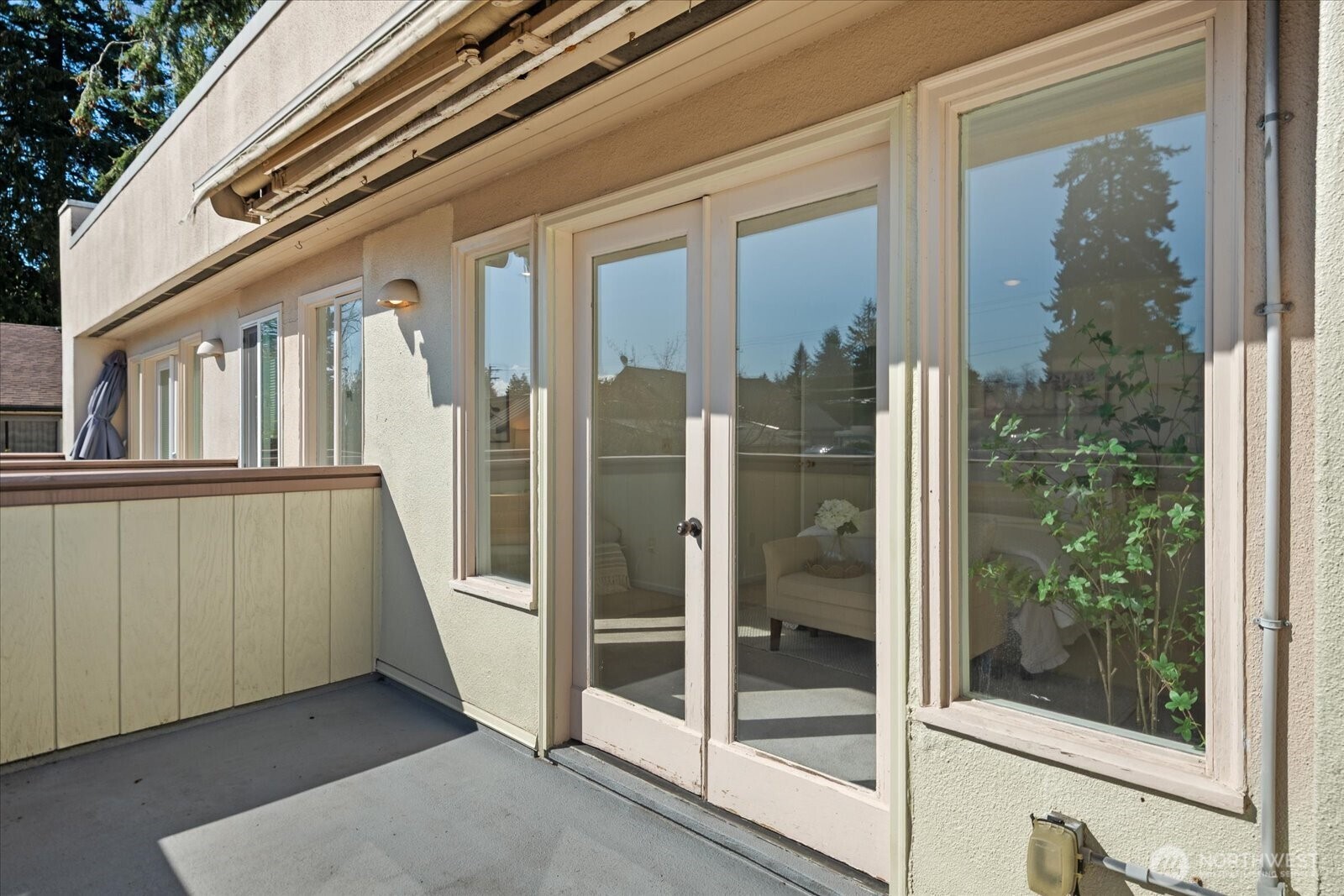 8229 212th Street SW #102, Edmonds, WA 98026