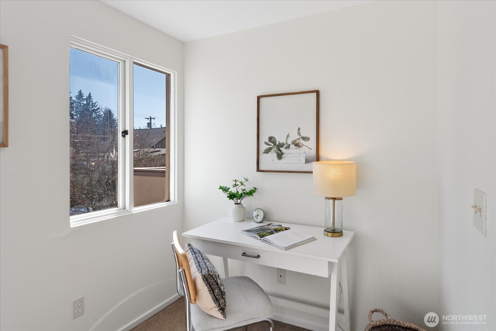 8229 212th Street SW #102, Edmonds, WA 98026