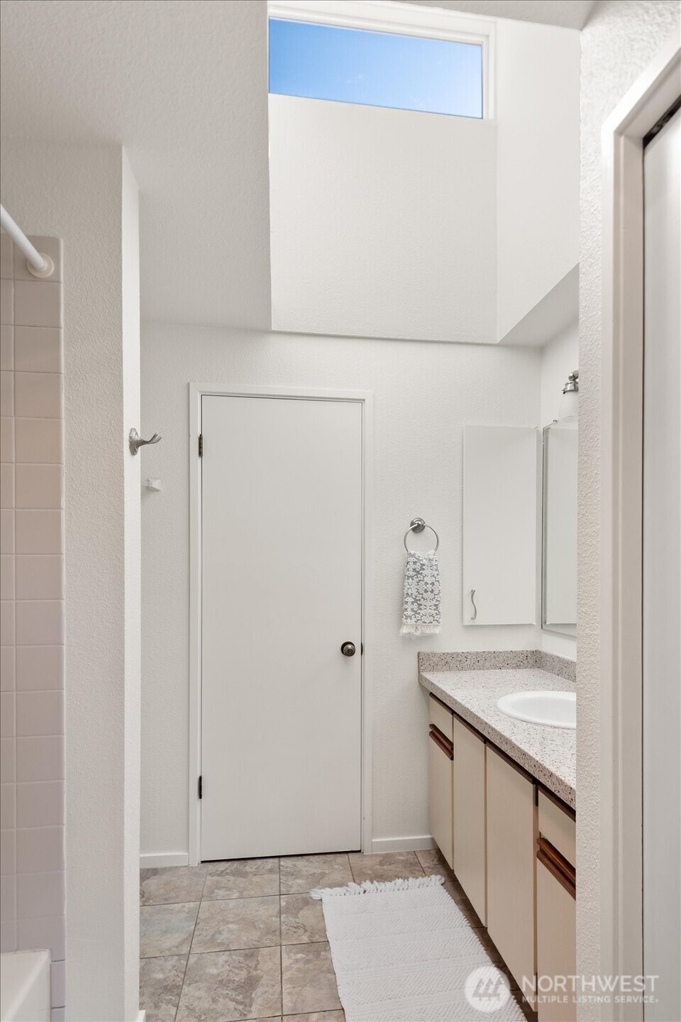 8229 212th Street SW #102, Edmonds, WA 98026